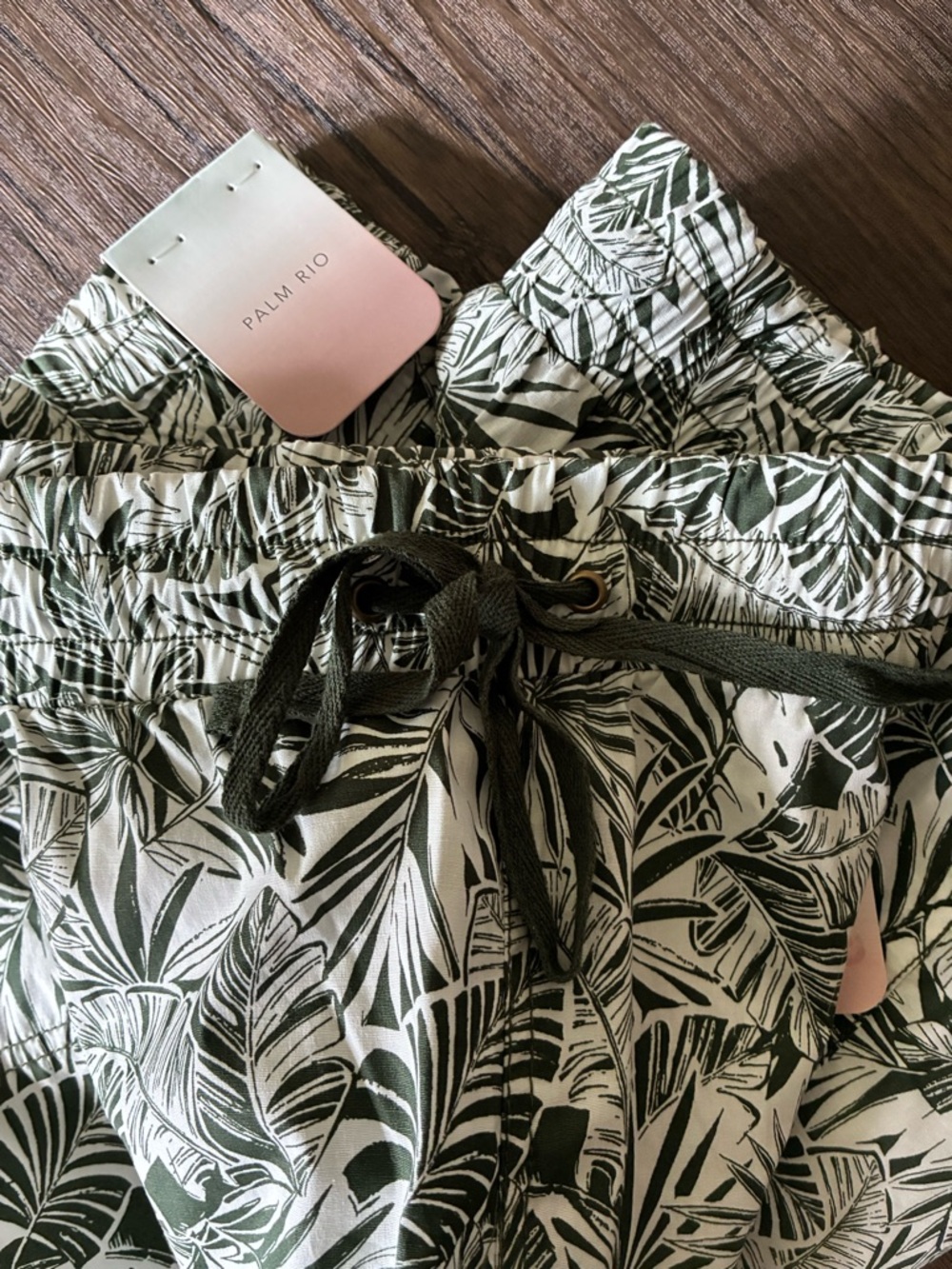 Palm Rio Olive & Cream Tropical Shorts - Picture 4 of 6
